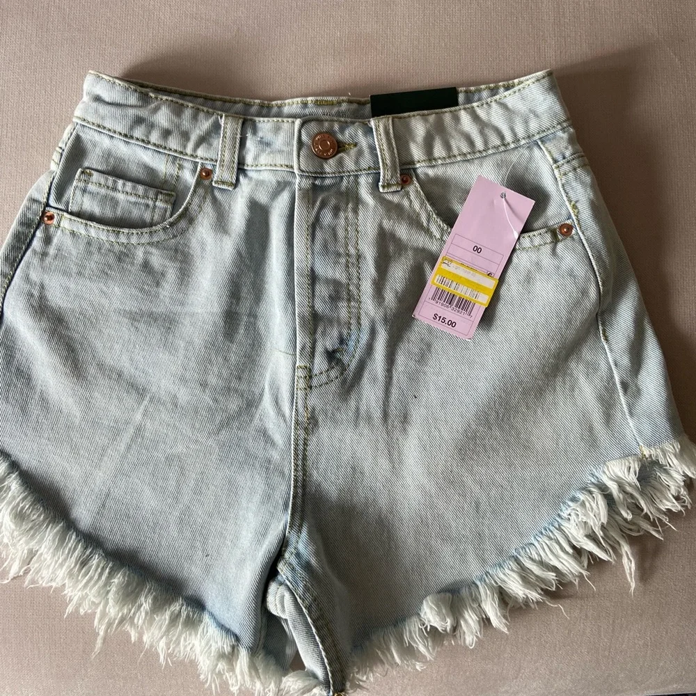 shorts - Picture 1 of 2